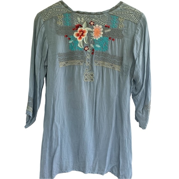 JOHNNY WAS Slate Blue FREYJA INTRICATELY EMBROIDERED FLORAL 3/4 SLEEVE BLOUSE - Picture 4 of 15